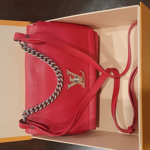 Authentic Louis Vuitton Lockme II BB Poppy chained bag - Picture 3 of 16